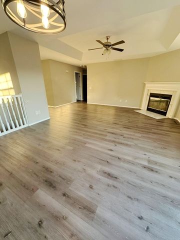 561 N Jester Avenue, Republic, MO 65738