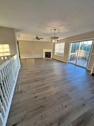 561 N Jester Avenue, Republic, MO 65738