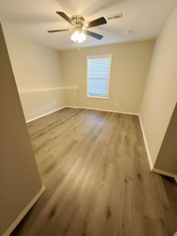 561 N Jester Avenue, Republic, MO 65738