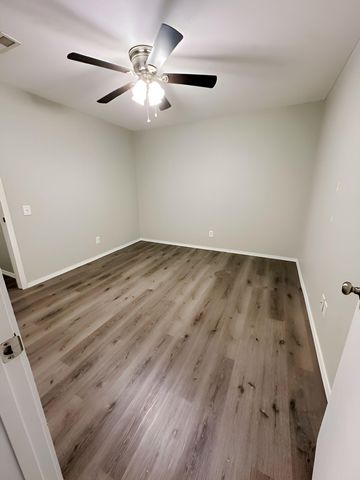 561 N Jester Avenue, Republic, MO 65738