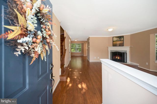 2728 BRIER POND CIR, Woodbridge, VA 22191