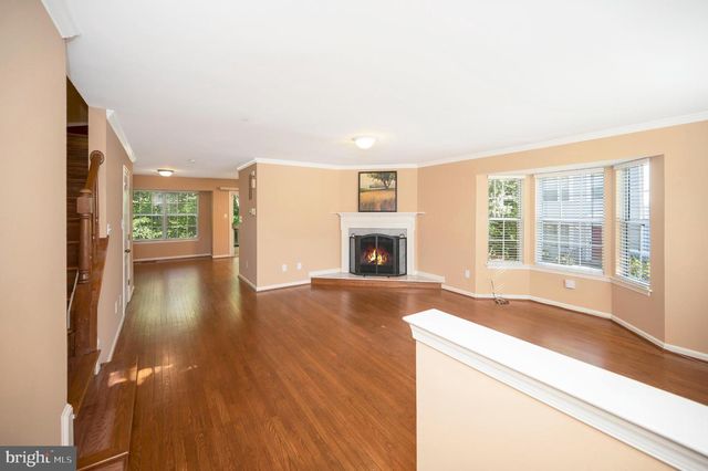2728 BRIER POND CIR, Woodbridge, VA 22191