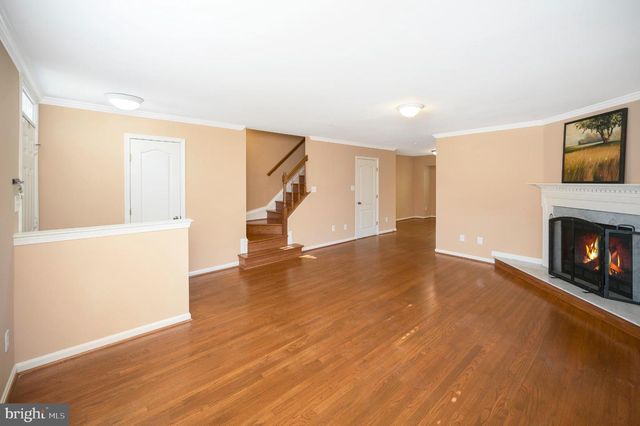 2728 BRIER POND CIR, Woodbridge, VA 22191