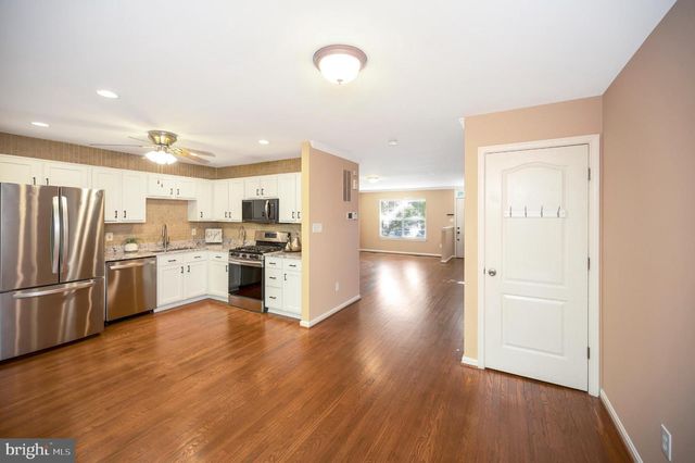 2728 BRIER POND CIR, Woodbridge, VA 22191