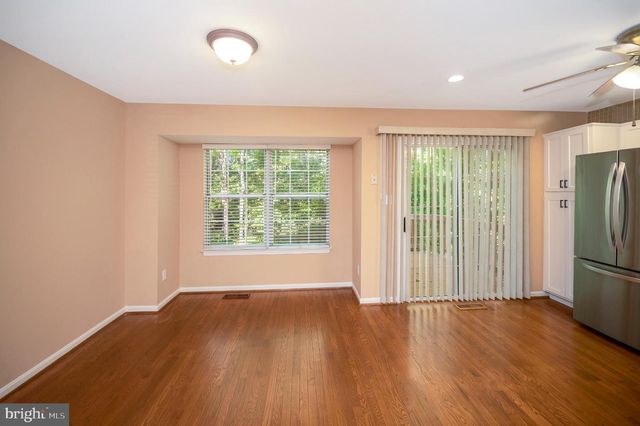 2728 BRIER POND CIR, Woodbridge, VA 22191