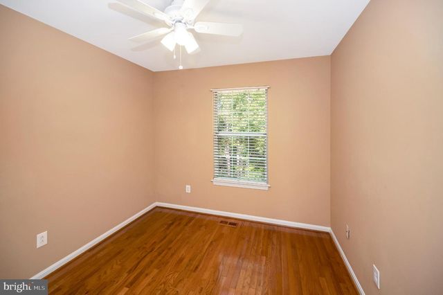 2728 BRIER POND CIR, Woodbridge, VA 22191
