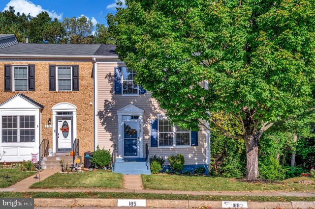 2728 BRIER POND CIR, Woodbridge, VA 22191