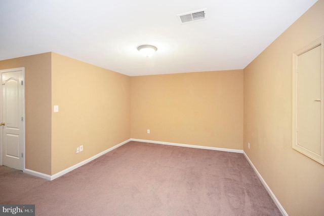 2728 BRIER POND CIR, Woodbridge, VA 22191
