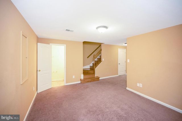 2728 BRIER POND CIR, Woodbridge, VA 22191