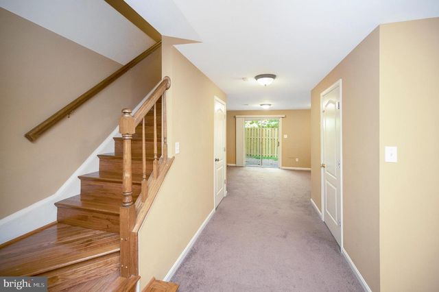 2728 BRIER POND CIR, Woodbridge, VA 22191