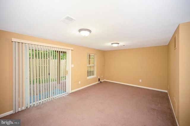2728 BRIER POND CIR, Woodbridge, VA 22191
