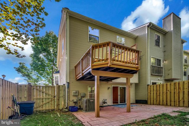 2728 BRIER POND CIR, Woodbridge, VA 22191