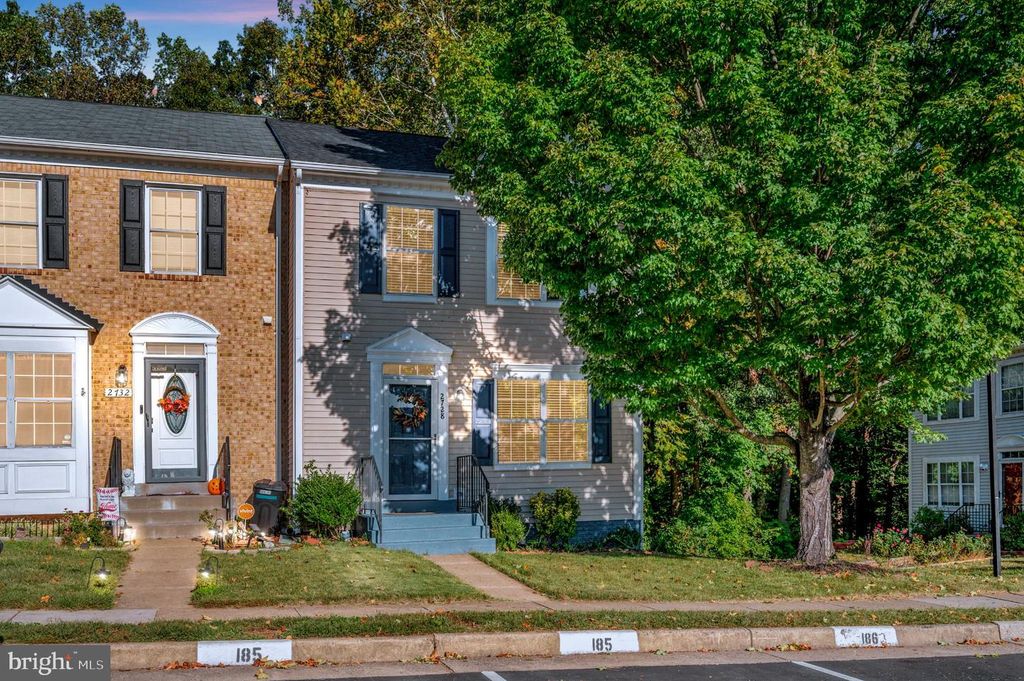 2728 BRIER POND CIR, Woodbridge, VA 22191