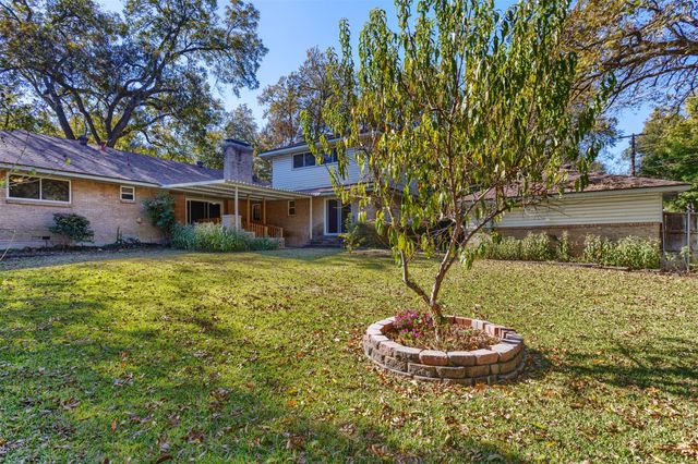 823 Brook Valley Lane, Dallas, TX 75232