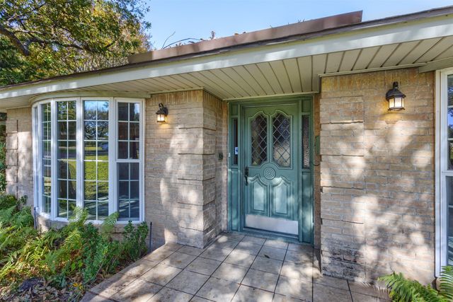 823 Brook Valley Lane, Dallas, TX 75232