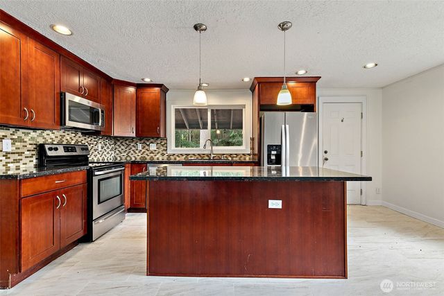 711 Galloway Street, Steilacoom, WA 98388