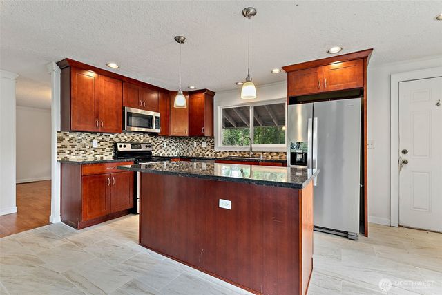 711 Galloway Street, Steilacoom, WA 98388