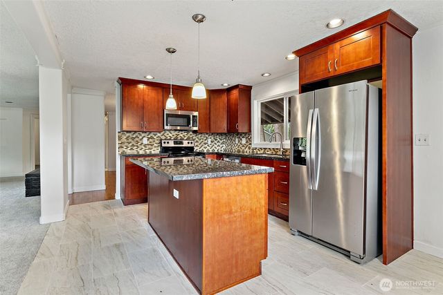 711 Galloway Street, Steilacoom, WA 98388
