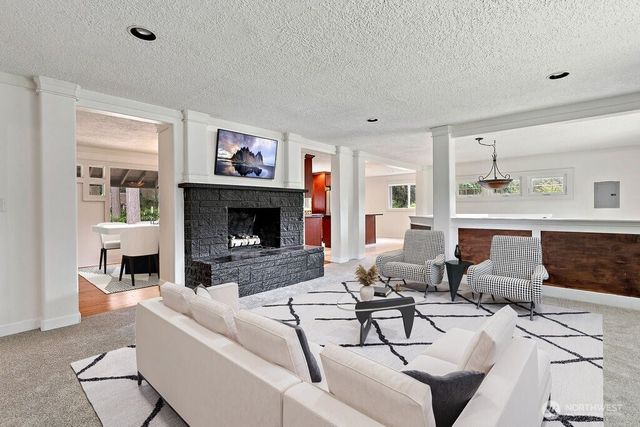 711 Galloway Street, Steilacoom, WA 98388