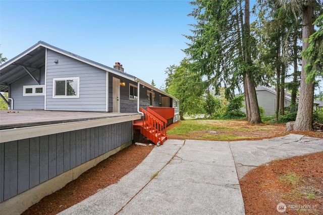 711 Galloway Street, Steilacoom, WA 98388