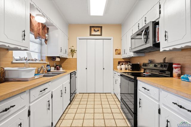 2605 REDBUD ST., Kilgore, TX 75662