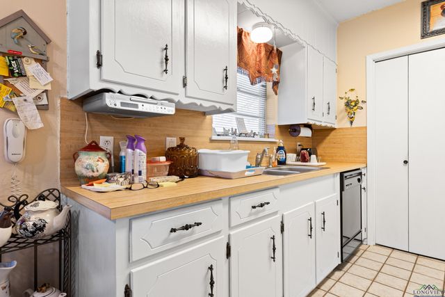 2605 REDBUD ST., Kilgore, TX 75662