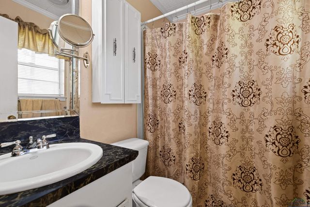 2605 REDBUD ST., Kilgore, TX 75662