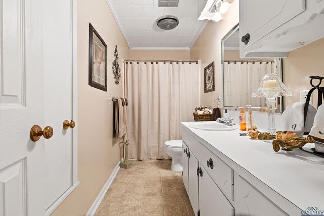 2605 REDBUD ST., Kilgore, TX 75662