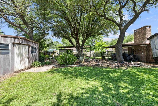 2605 REDBUD ST., Kilgore, TX 75662