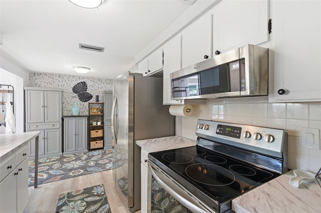 Image 17 of property listing at 5115 CHET DRIVE, New Port Richey, FL 34652