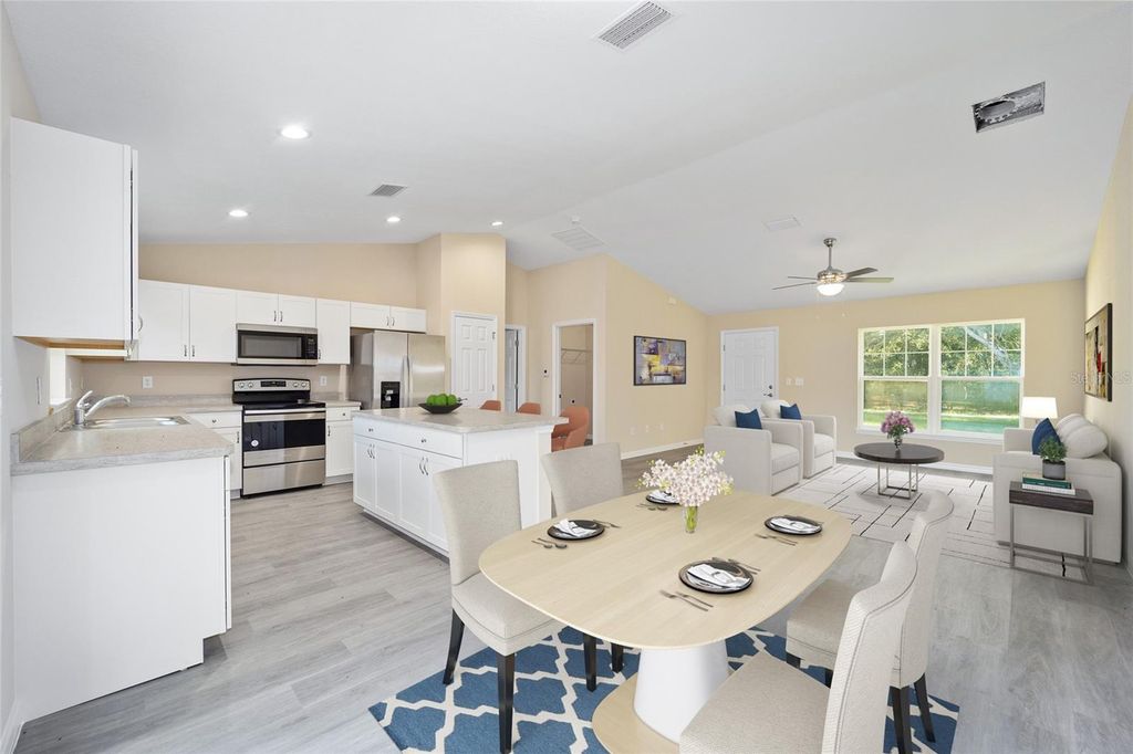 Image 3 of property listing at 13590 SW 107TH PLACE, Dunnellon, FL 34432