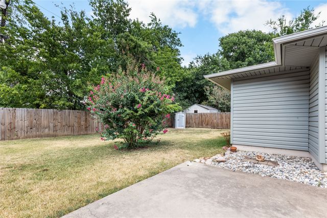 1015 W Sycamore Street, Sherman, TX 75092