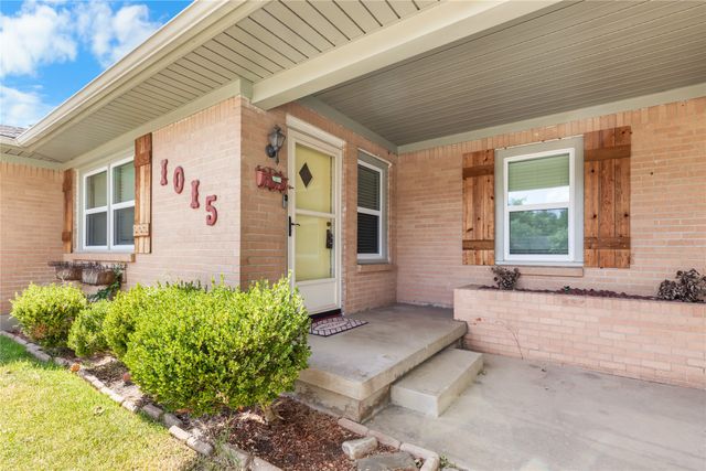 1015 W Sycamore Street, Sherman, TX 75092