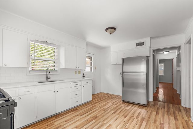 1015 W Sycamore Street, Sherman, TX 75092