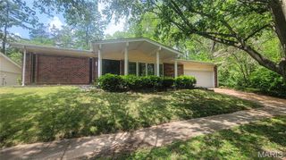 5489 Limerick Drive, St Louis, MO 63128