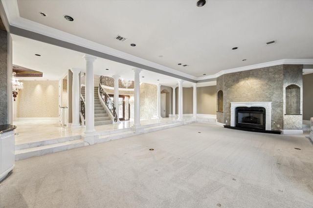 112 Bayou Lane, Kemah, TX 77565