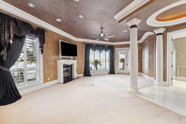 112 Bayou Lane, Kemah, TX 77565