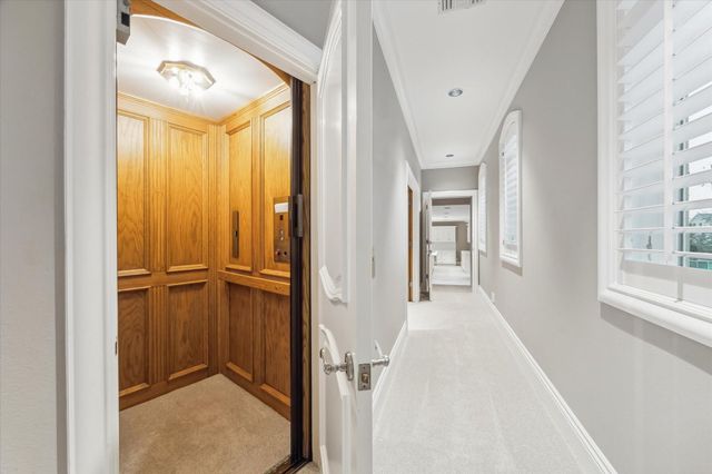 112 Bayou Lane, Kemah, TX 77565