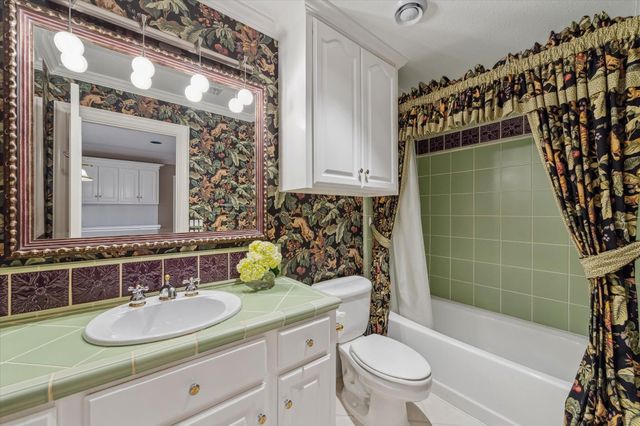 112 Bayou Lane, Kemah, TX 77565