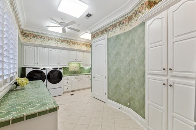 112 Bayou Lane, Kemah, TX 77565