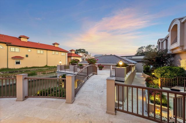 112 Bayou Lane, Kemah, TX 77565