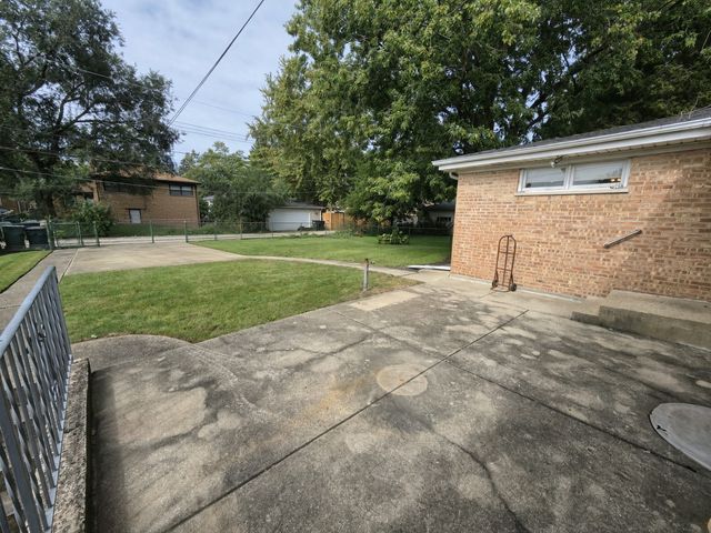 8634 Drake Avenue, Skokie, IL 60076