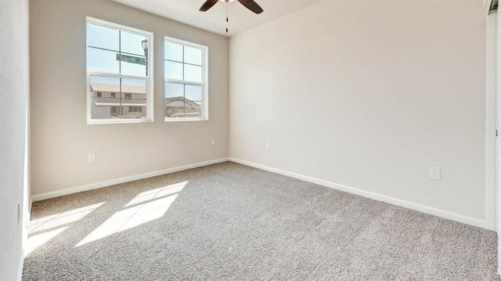 Image 12 of property listing at 7102 W Ashcroft Avenue, Fresno, CA 93723