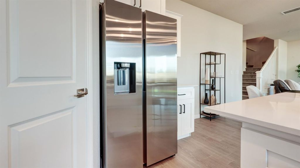 Image 8 of property listing at 7102 W Ashcroft Avenue, Fresno, CA 93723