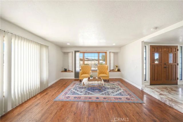 18380 Lakeview Drive, Victorville, CA 92395