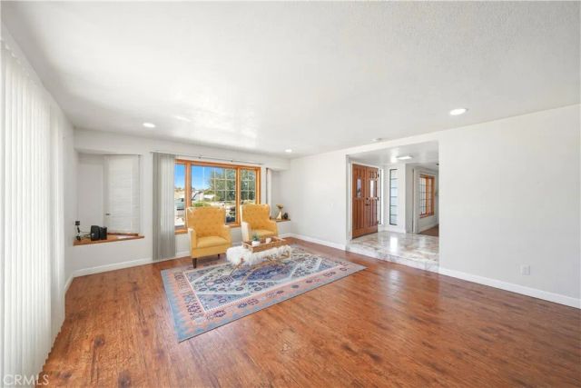 18380 Lakeview Drive, Victorville, CA 92395