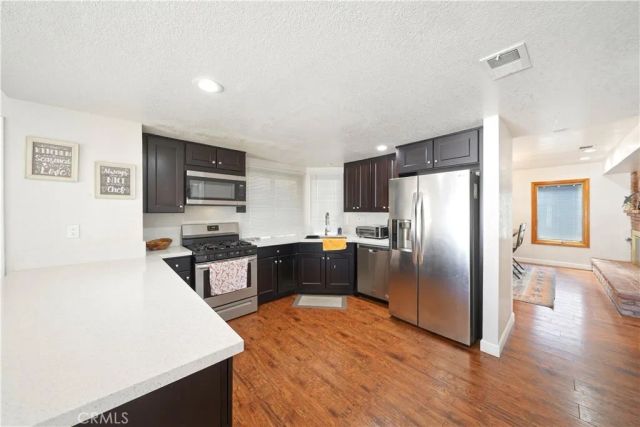 18380 Lakeview Drive, Victorville, CA 92395