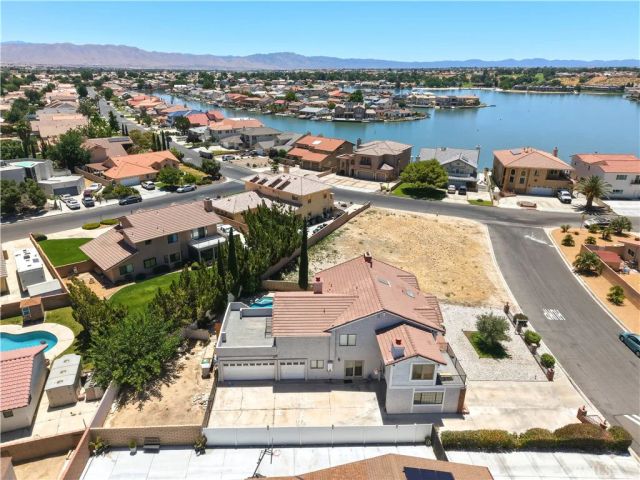 18380 Lakeview Drive, Victorville, CA 92395