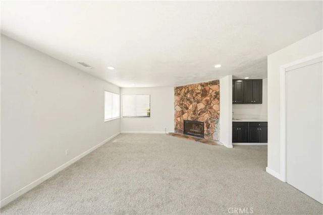 18380 Lakeview Drive, Victorville, CA 92395