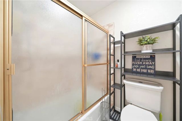 18380 Lakeview Drive, Victorville, CA 92395